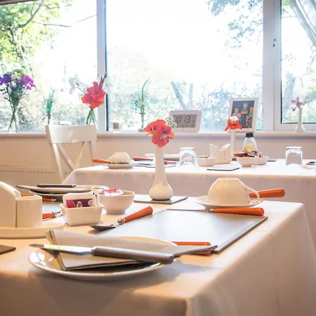 Hayes House Bed & Breakfast 3*