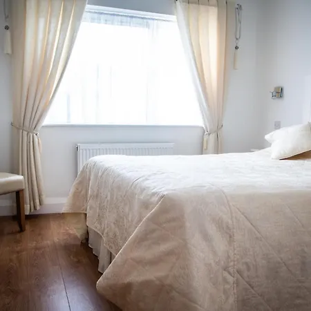 Hayes House 3* קיל איירן