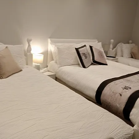 Hayes House 3* קיל איירן